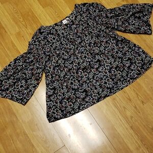 NWT GAP flowy bell sleeve floral top sz M